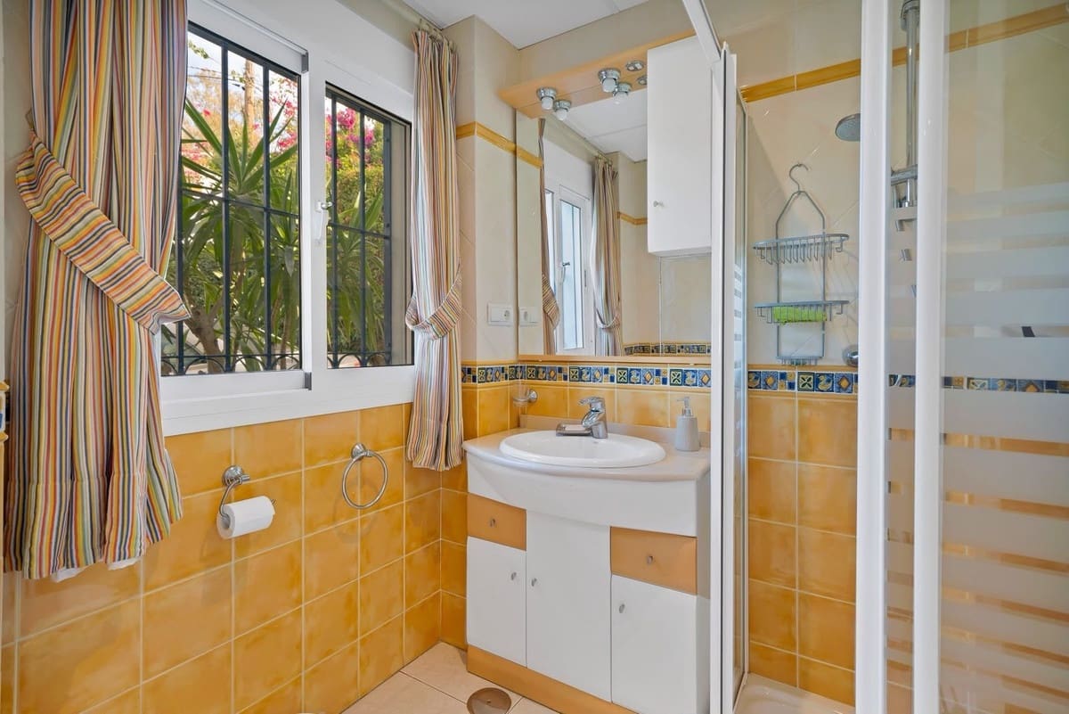 Chalet de 4 habitaciones en Benalmádena en venta con piscina garaje - 1.275.000 € (Ref: 10179442)