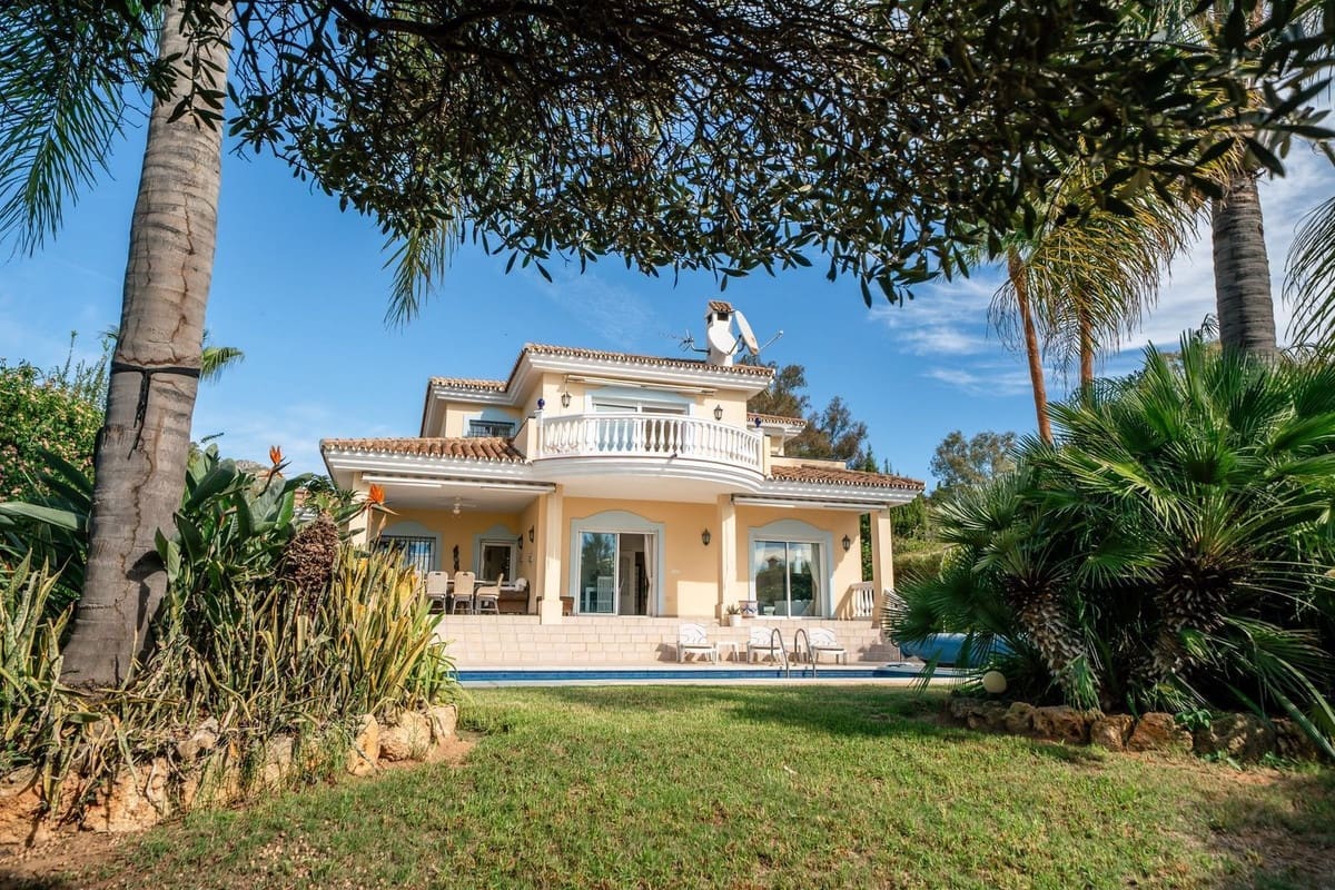 Chalet de 4 habitaciones en Benalmádena en venta con piscina garaje - 1.275.000 € (Ref: 10179442)
