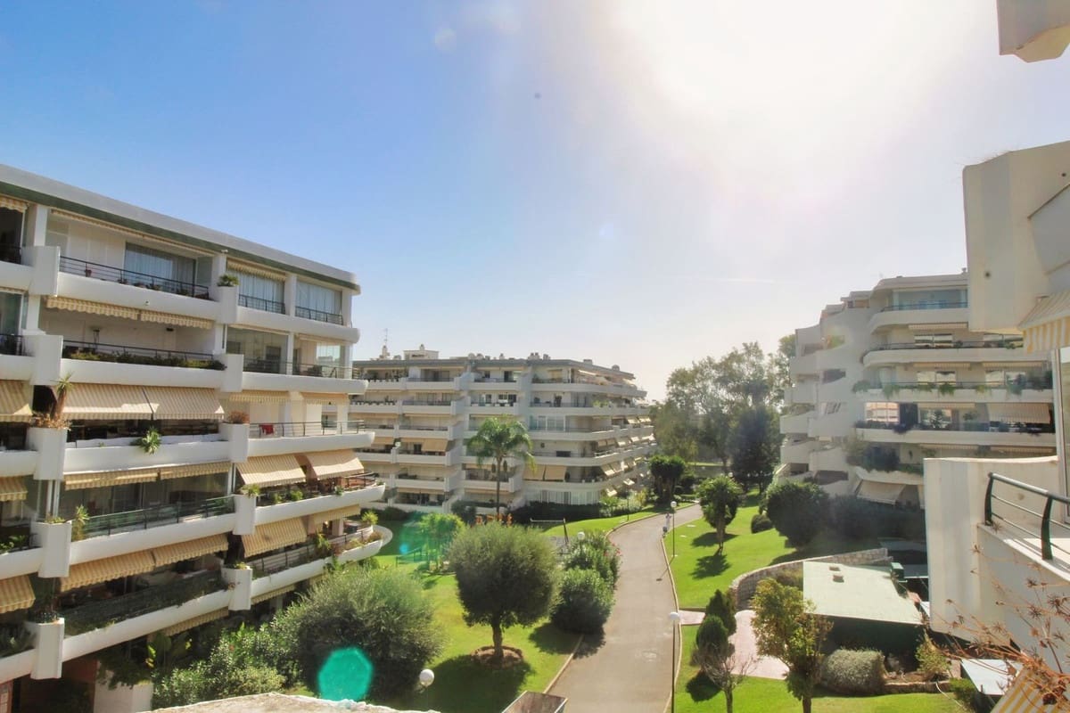 2 slaapkamer Appartement te koop in Guadalmina met zwembad garage - € 370.000 (Ref: 10181741)