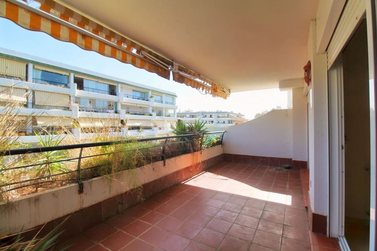 2 slaapkamer Appartement te koop in Guadalmina met zwembad garage - € 370.000 (Ref: 10181741)