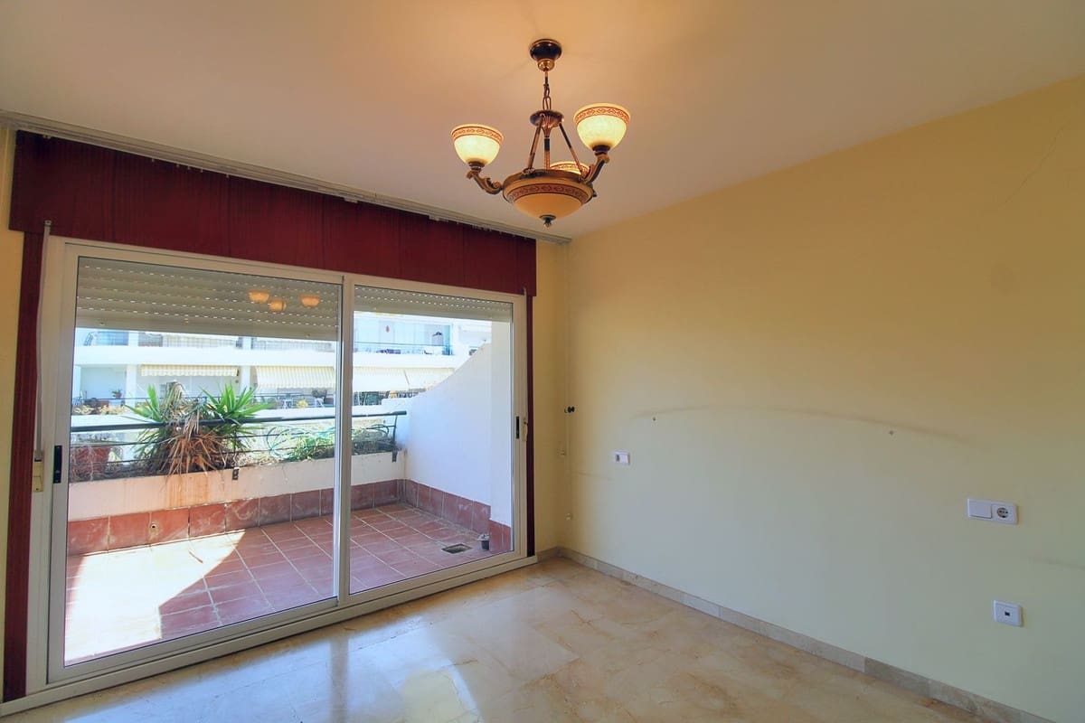 2 slaapkamer Appartement te koop in Guadalmina met zwembad garage - € 370.000 (Ref: 10181741)