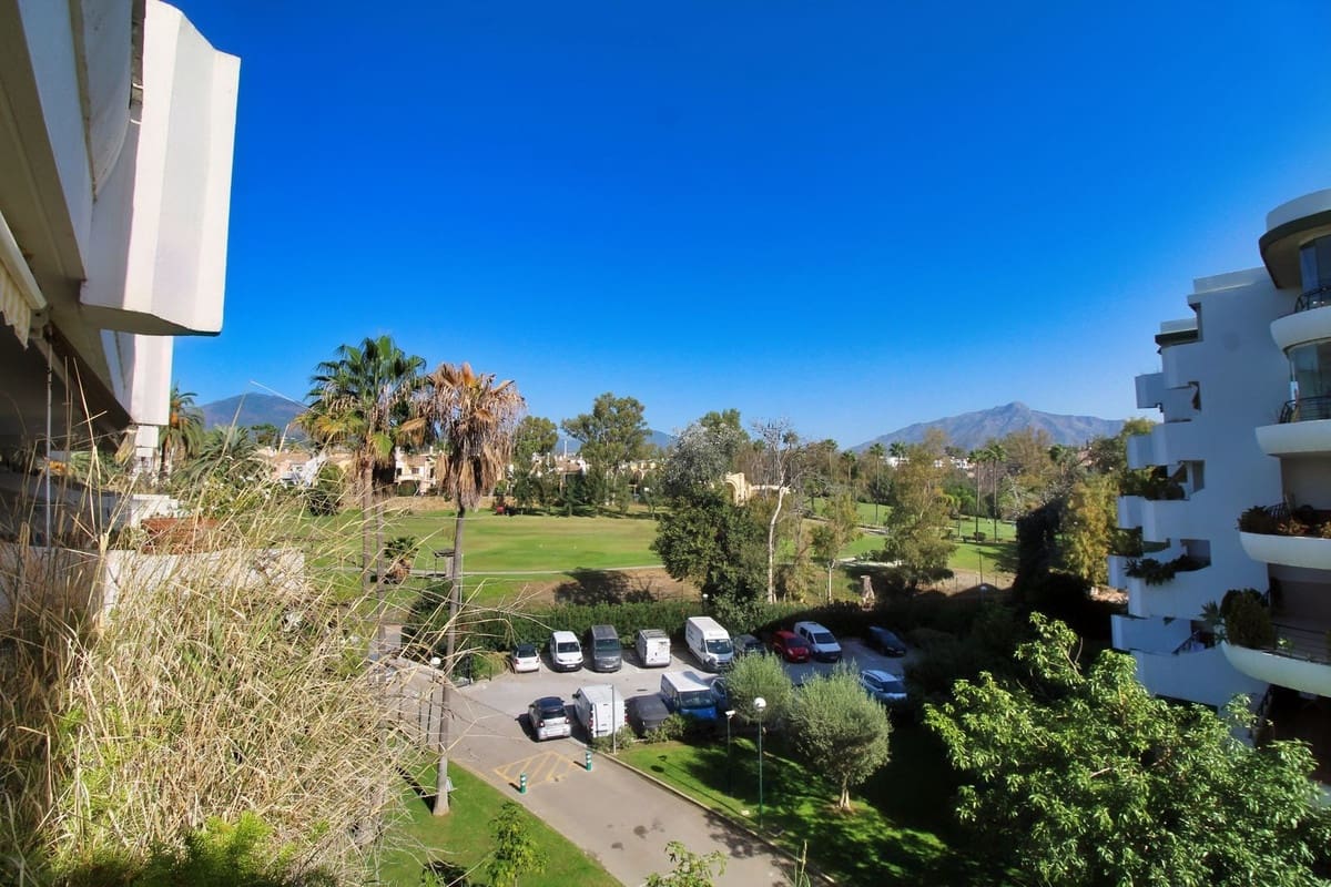 2 slaapkamer Appartement te koop in Guadalmina met zwembad garage - € 370.000 (Ref: 10181741)