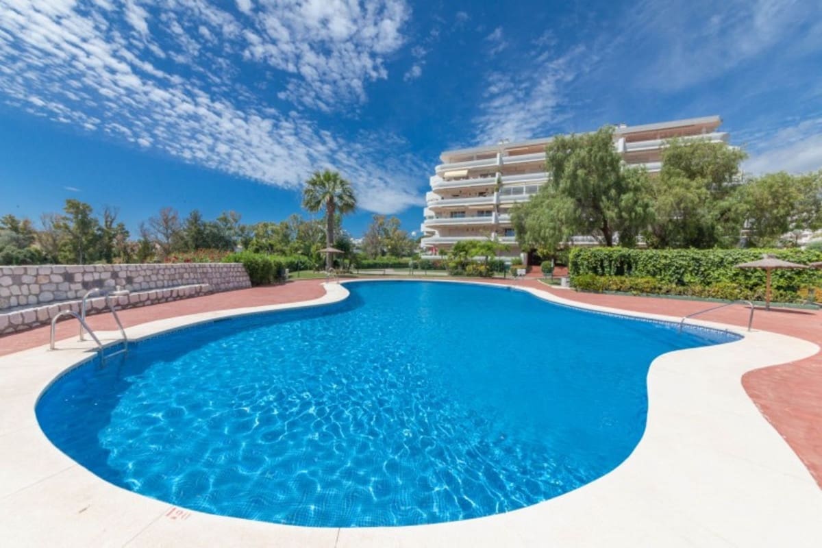 2 slaapkamer Appartement te koop in Guadalmina met zwembad garage - € 370.000 (Ref: 10181741)