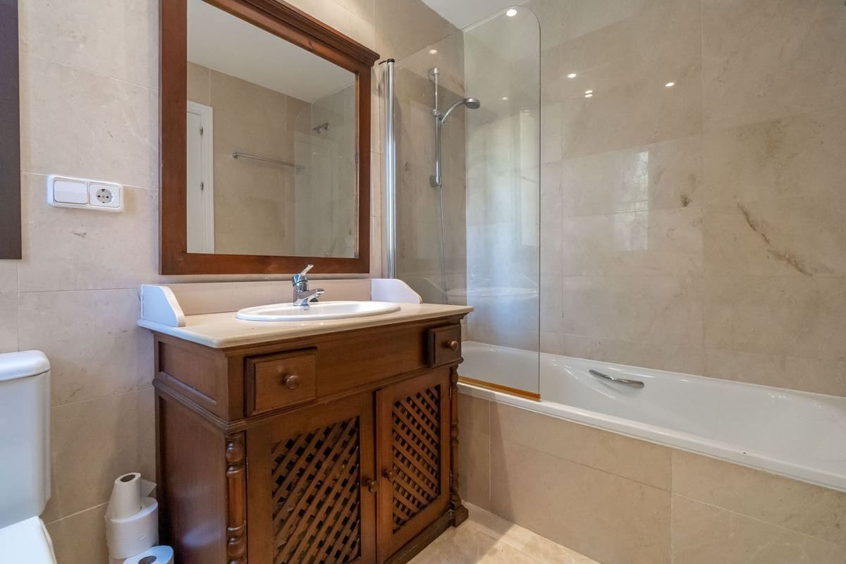 3 bedroom Apartment for sale in Los Arqueros with pool garage - € 560,000 (Ref: 7062642)