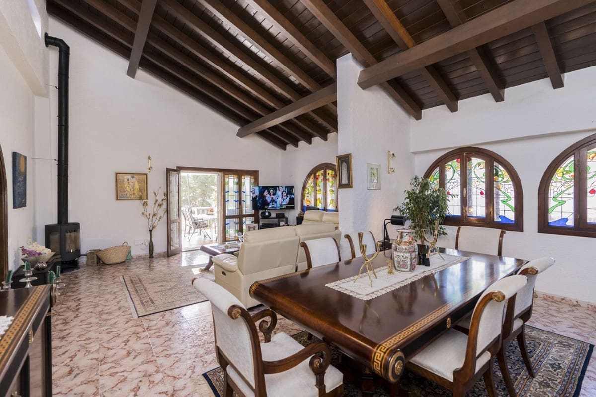 4 bedroom Villa for sale in Torrenueva with pool - € 1,195,000 (Ref: 7510692)