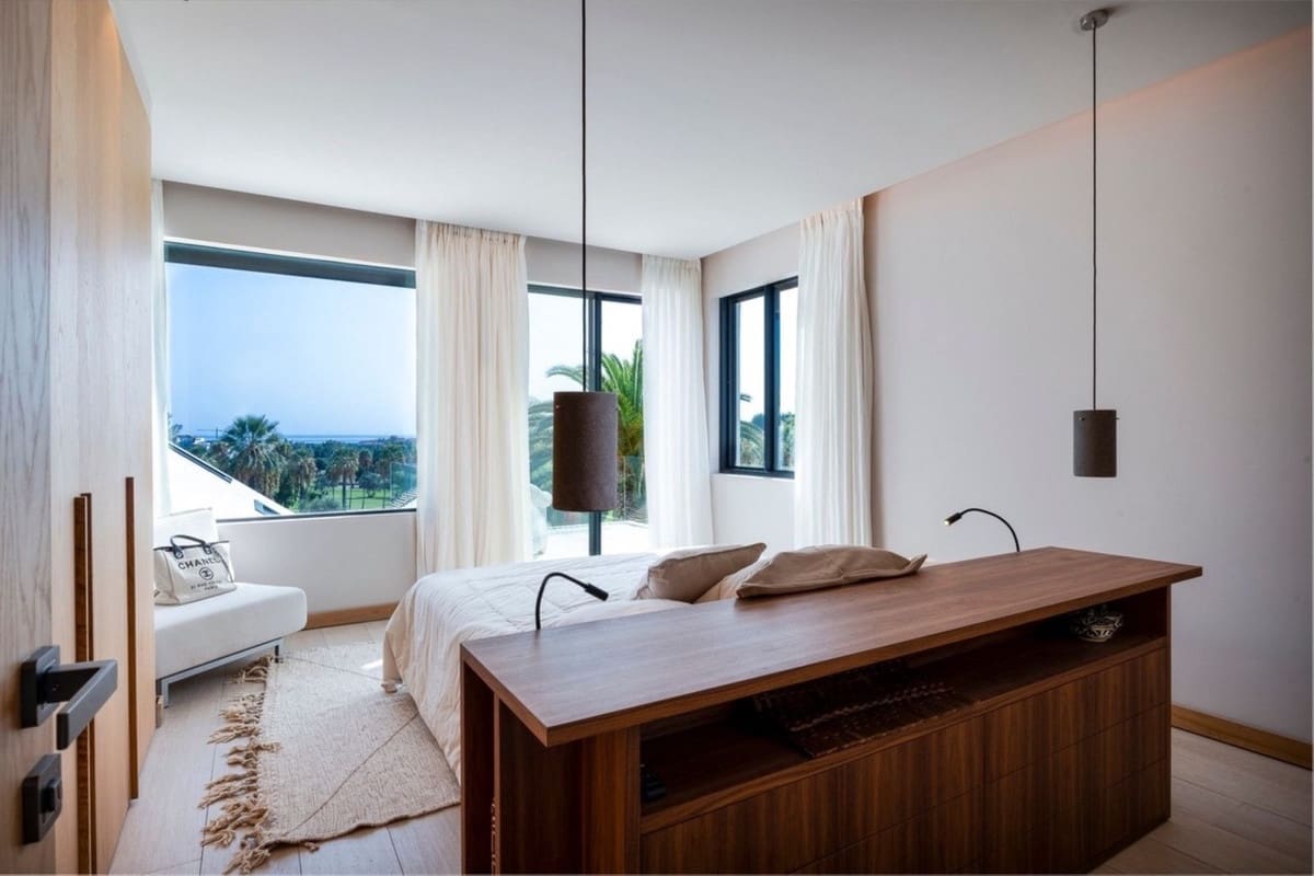 6 bedroom Villa for sale in Nueva Andalucia with pool garage - € 5,250,000 (Ref: 7510698)