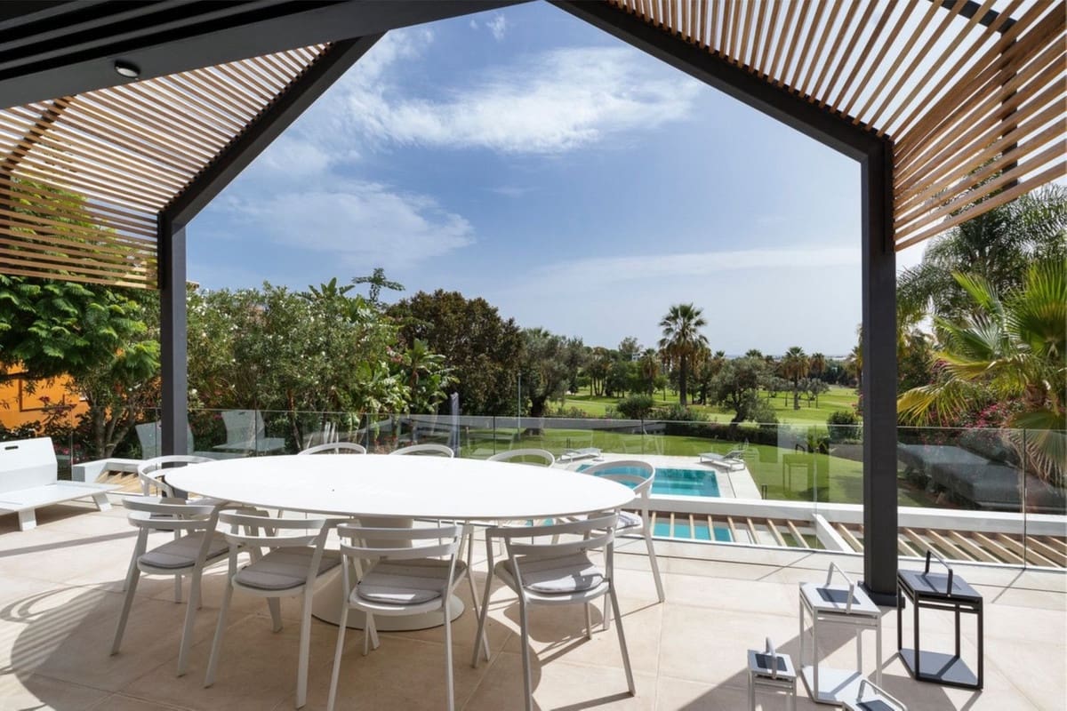 6 bedroom Villa for sale in Nueva Andalucia with pool garage - € 5,250,000 (Ref: 7510698)