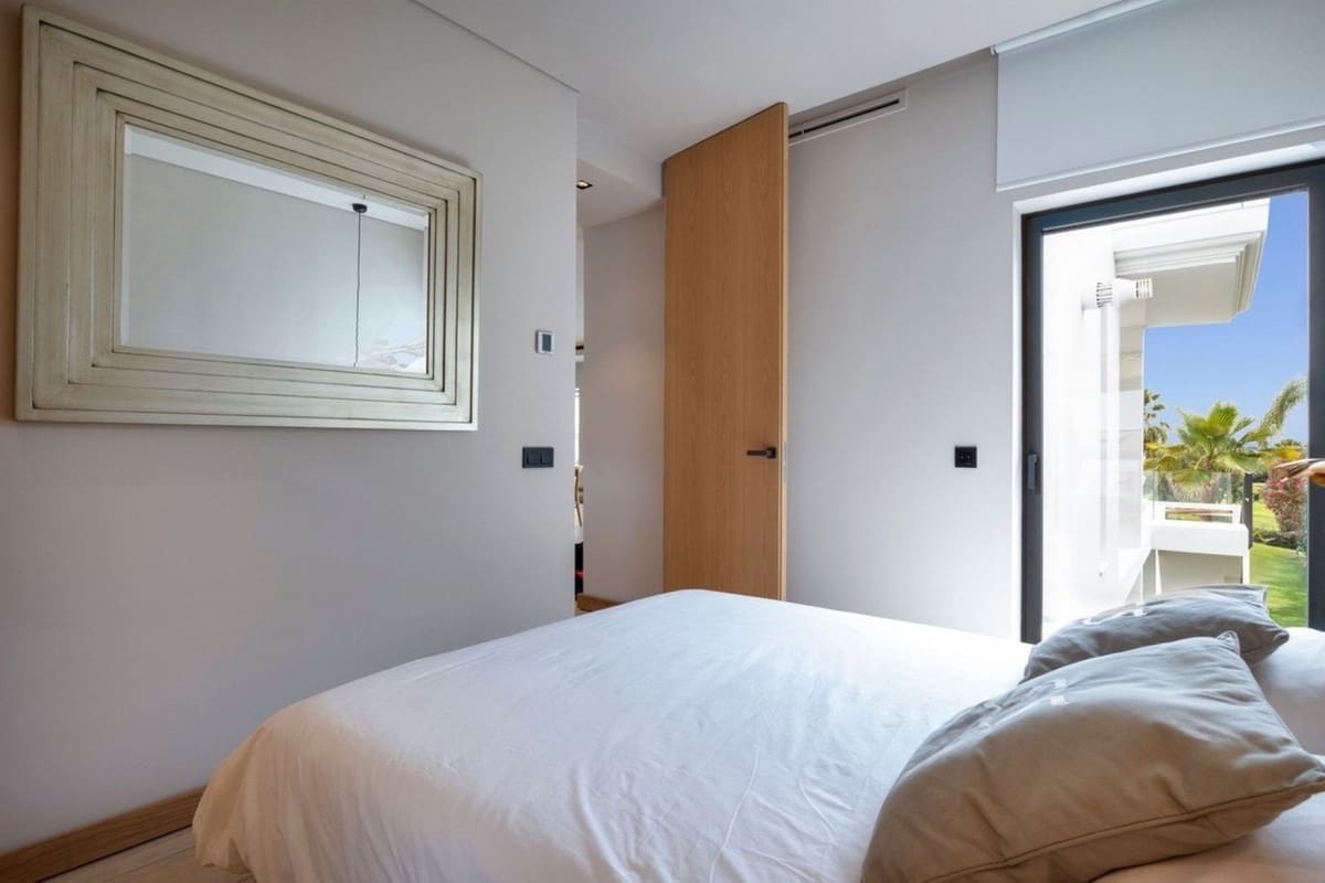 6 bedroom Villa for sale in Nueva Andalucia with pool garage - € 5,250,000 (Ref: 7510698)