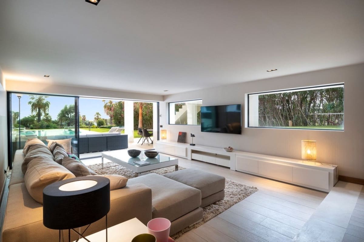 6 bedroom Villa for sale in Nueva Andalucia with pool garage - € 5,250,000 (Ref: 7510698)