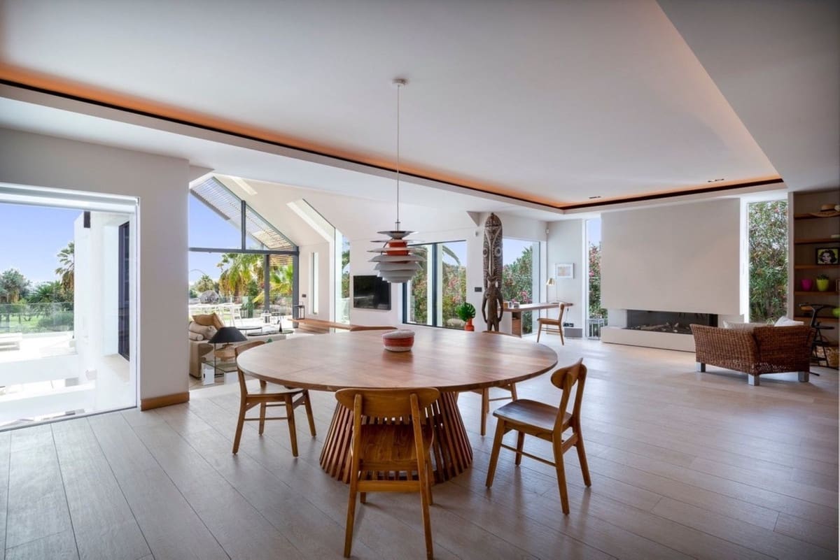 6 bedroom Villa for sale in Nueva Andalucia with pool garage - € 5,250,000 (Ref: 7510698)