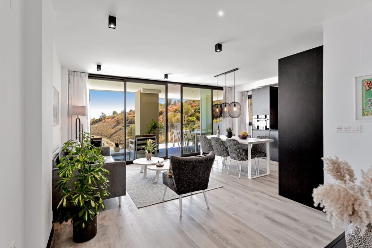 2 bedroom Apartment for sale in Mijas Costa with pool garage - € 339,000 (Ref: 7510805)