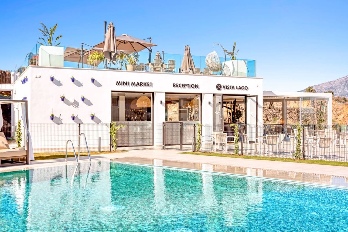 2 soveværelse Lejlighed til salg i Mijas Costa med swimmingpool garage - € 339.000 (Ref: 7510805)