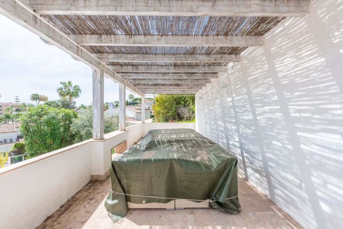 5 soveværelse Villa til salg i Nueva Andalucia med swimmingpool - € 2.490.000 (Ref: 7510852)