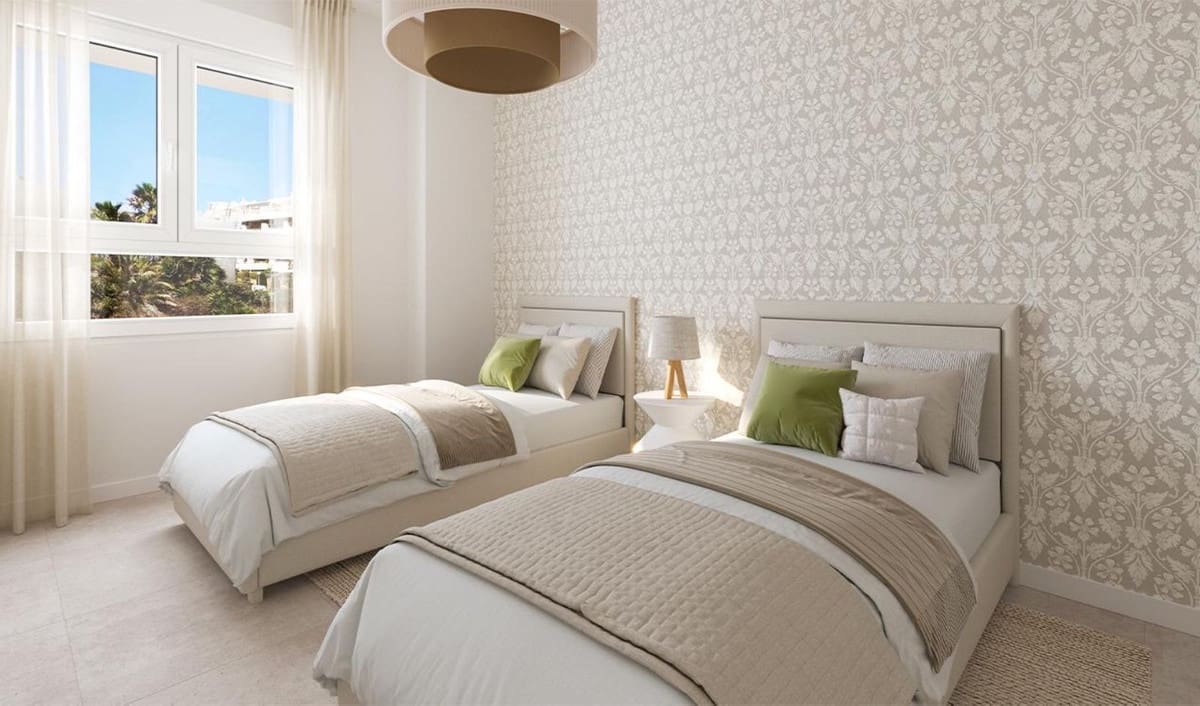 2 bedroom Apartment for sale in Mijas Costa with pool garage - € 473,500 (Ref: 7557154)