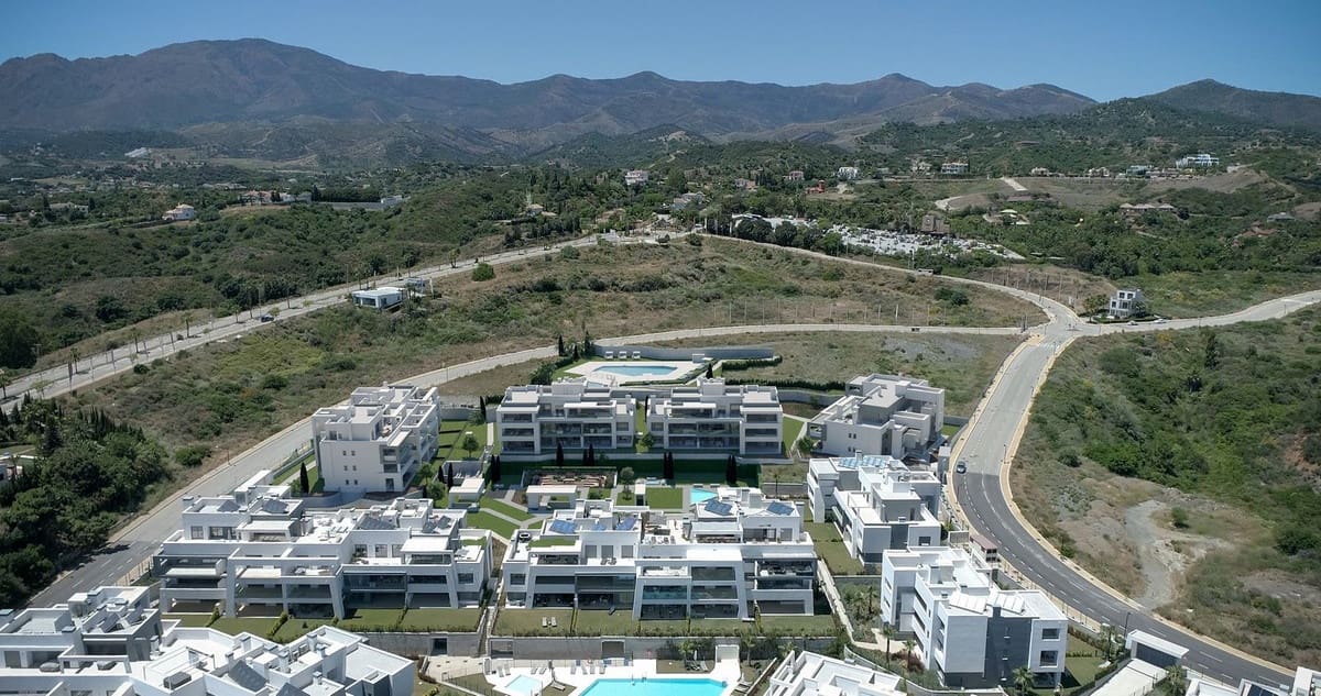 1 bedroom Apartment for sale in New Golden Mile with pool garage - € 341,000 (Ref: 7562998)