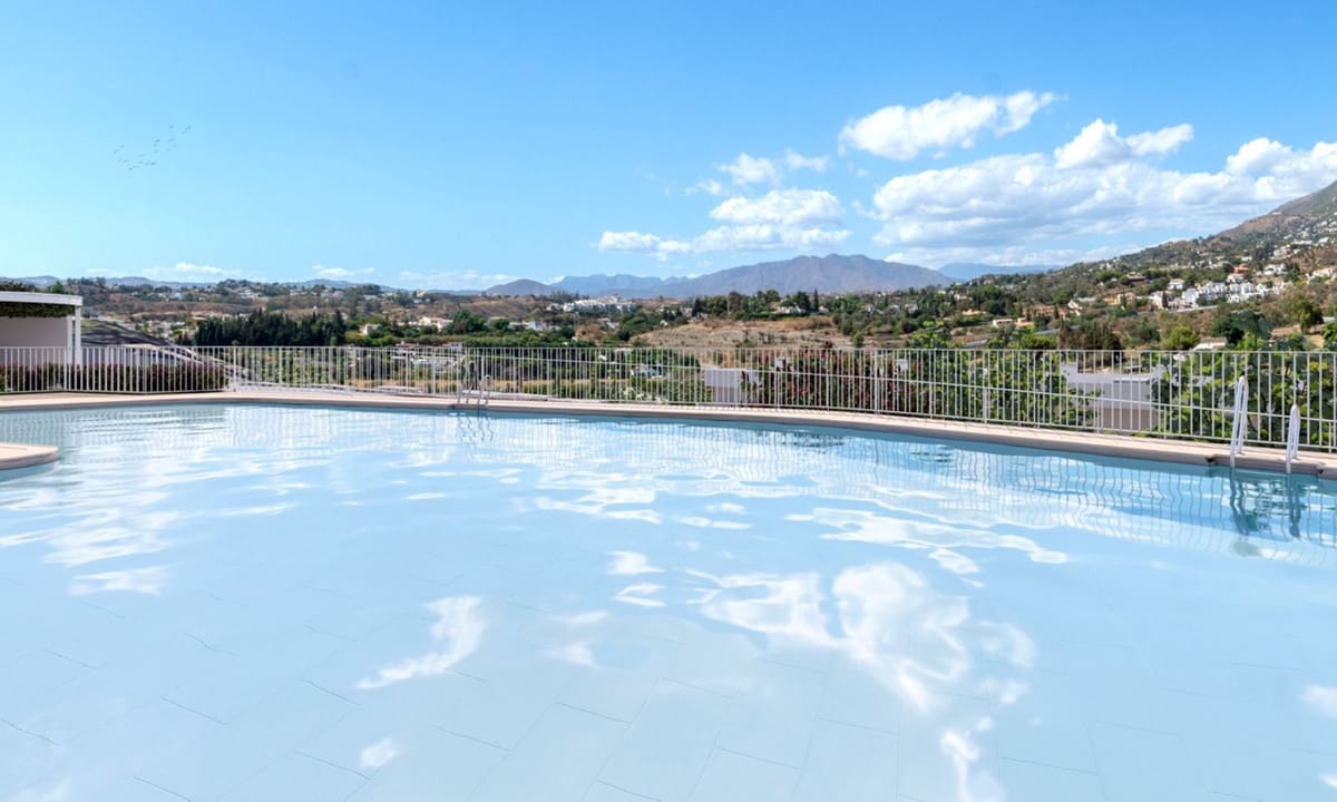 2 sypialnia Apartament na sprzedaż w Fuengirola z basenem garażem - 399 950 € (Ref: 7565835)