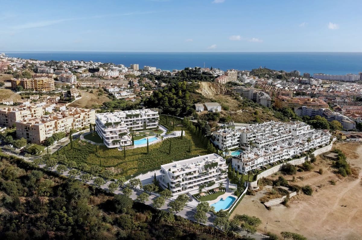 2 sypialnia Apartament na sprzedaż w Fuengirola z basenem garażem - 399 950 € (Ref: 7565835)