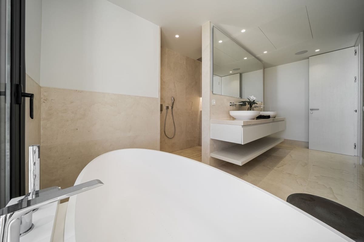 5 Zimmer Villa zu verkaufen in Golden Mile mit Pool Garage - 3.950.000 € (Ref: 7651879)