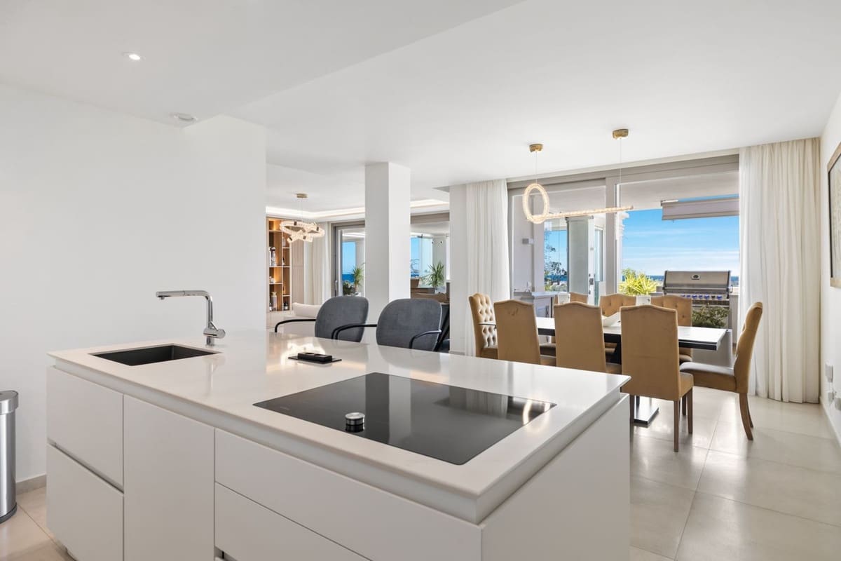 Apartamento de 7 habitaciones en Nueva Andalucia en venta con piscina garaje - 4.300.000 € (Ref: 7666037)