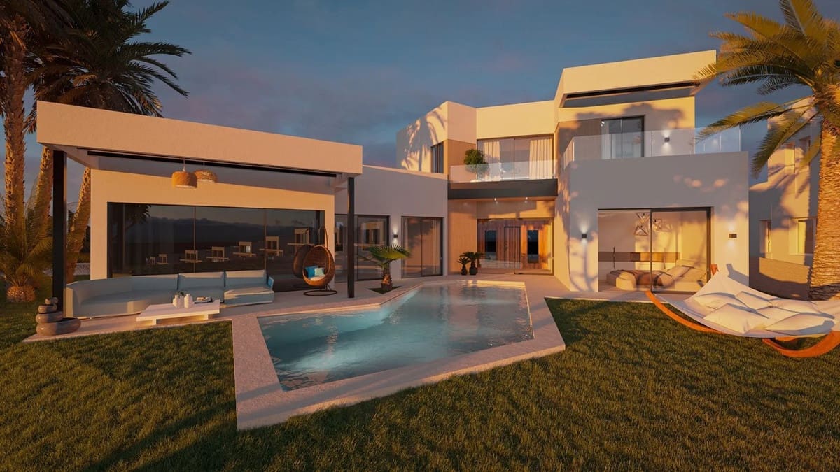 4 sovrum Villa till salu i Estepona med pool - 1 250 000 € (Ref: 7748296)