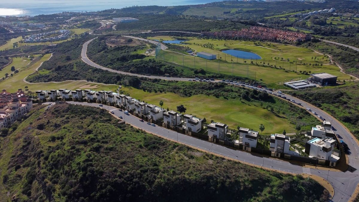 4 soverom Villa til salgs i Estepona med svømmebasseng - € 1 250 000 (Ref: 7748296)