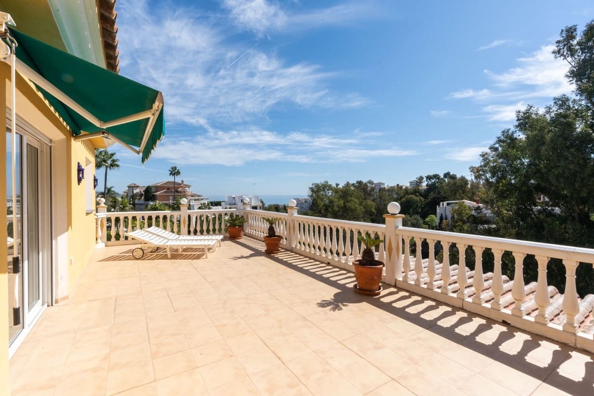 3 soveværelse Villa til salg i La Cala de Mijas med swimmingpool garage - € 1.375.000 (Ref: 7840717)