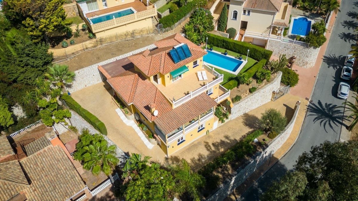 3 soveværelse Villa til salg i La Cala de Mijas med swimmingpool garage - € 1.375.000 (Ref: 7840717)