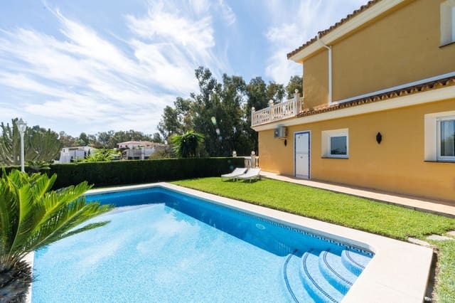 3 bedroom Villa for sale in La Cala de Mijas, Mijas with pool garage - € 1,375,000 (Ref: 7840717)