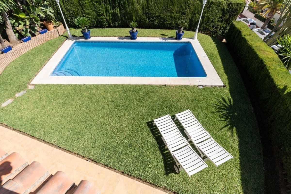3 bedroom Villa for sale in La Cala de Mijas with pool garage - € 1,375,000 (Ref: 7840717)