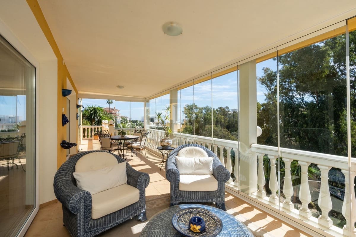 3 soverom Villa til salgs i La Cala de Mijas med svømmebasseng garasje - € 1 375 000 (Ref: 7840717)