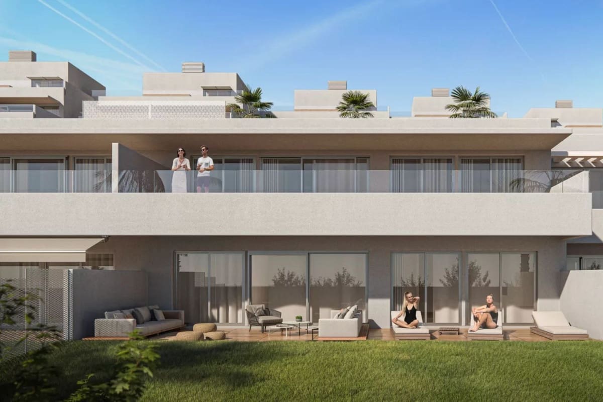 2 bedroom Apartment for sale in Estepona with pool garage - € 385,000 (Ref: 7900493)