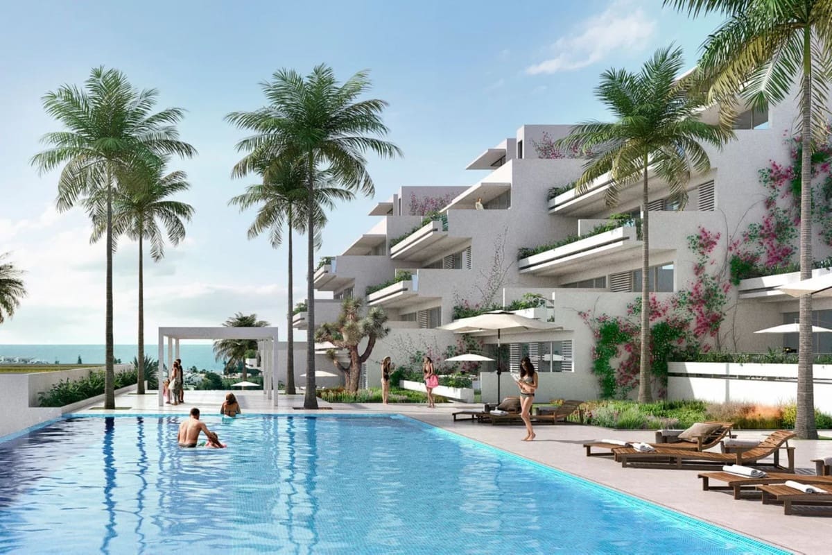 2 bedroom Apartment for sale in Estepona with pool garage - € 385,000 (Ref: 7900493)
