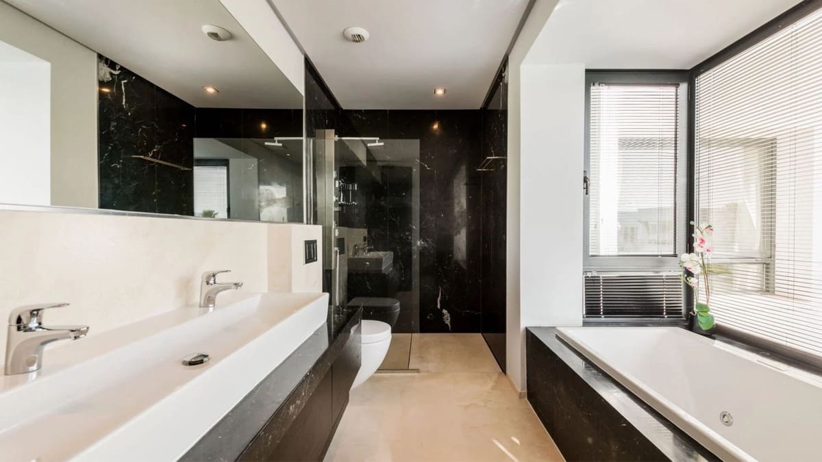 5 Zimmer Villa zu verkaufen in Golden Mile mit Pool Garage - 4.150.000 € (Ref: 7929657)