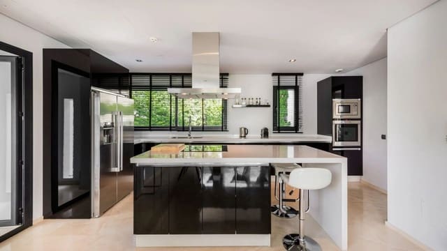 5 Zimmer Villa zu verkaufen in Golden Mile, Marbella mit Pool Garage - 4.150.000 € (Ref: 7929657)