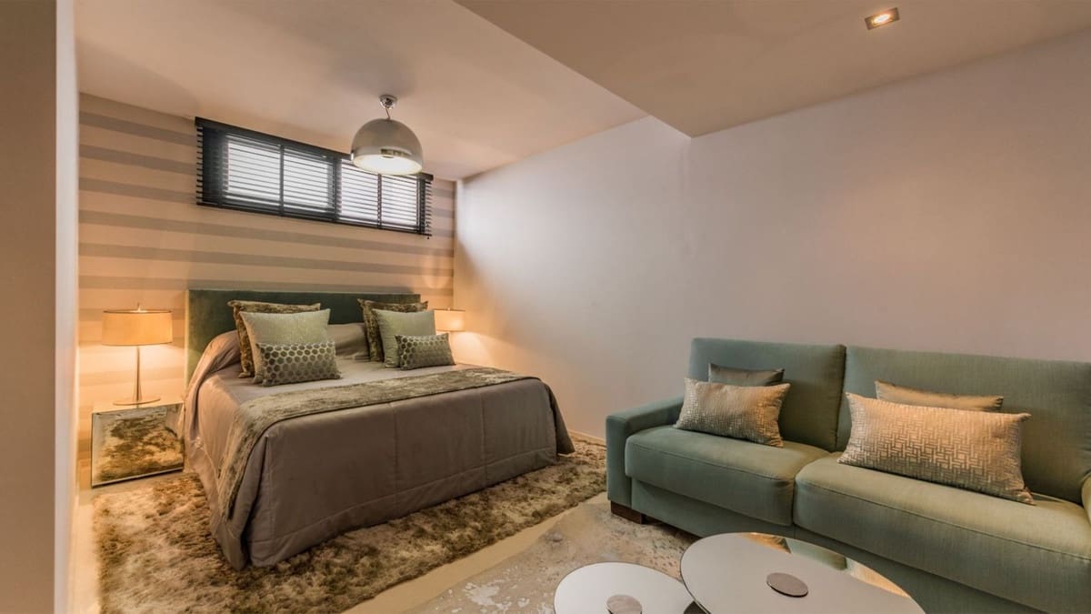 5 Zimmer Villa zu verkaufen in Golden Mile mit Pool Garage - 4.150.000 € (Ref: 7929657)