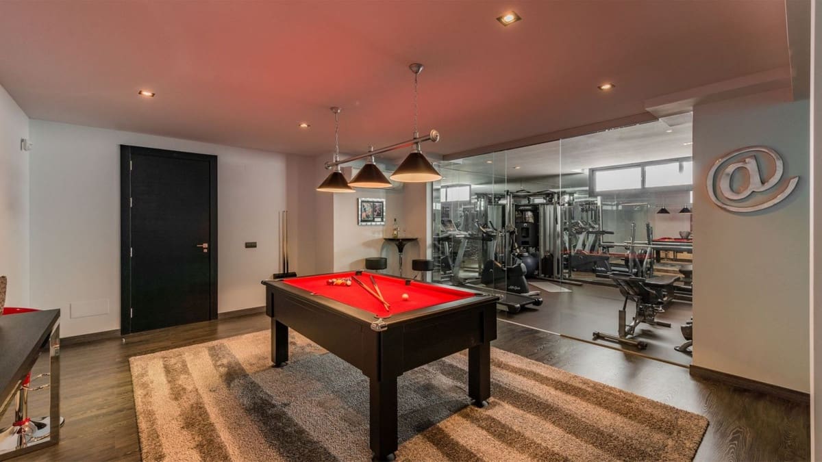 5 Zimmer Villa zu verkaufen in Golden Mile mit Pool Garage - 4.150.000 € (Ref: 7929657)