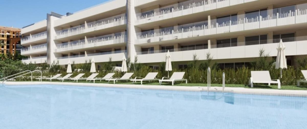 2 bedroom Apartment for sale in San Pedro de Alcantara with pool garage - € 645,000 (Ref: 7958785)