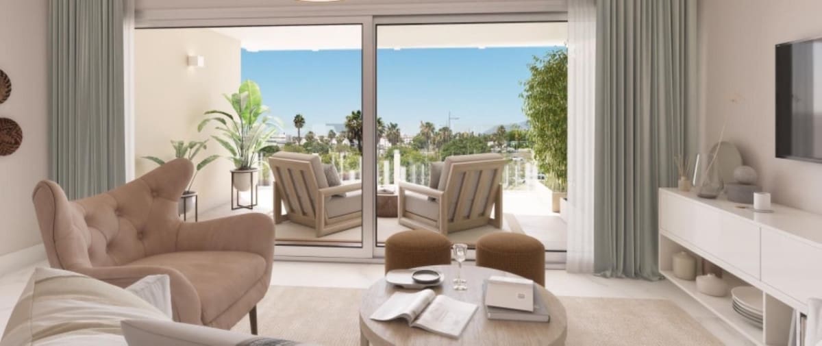 2 bedroom Apartment for sale in San Pedro de Alcantara with pool garage - € 645,000 (Ref: 7958785)