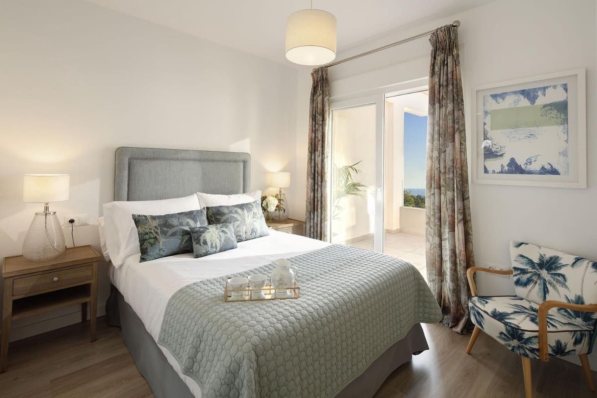 2 bedroom Apartment for sale in Nueva Andalucia with pool garage - € 395,000 (Ref: 7960962)