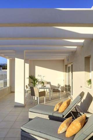 2 soverom Leilighet til salgs i Nueva Andalucia, Marbella med svømmebasseng garasje - € 395 000 (Ref: 7960962)