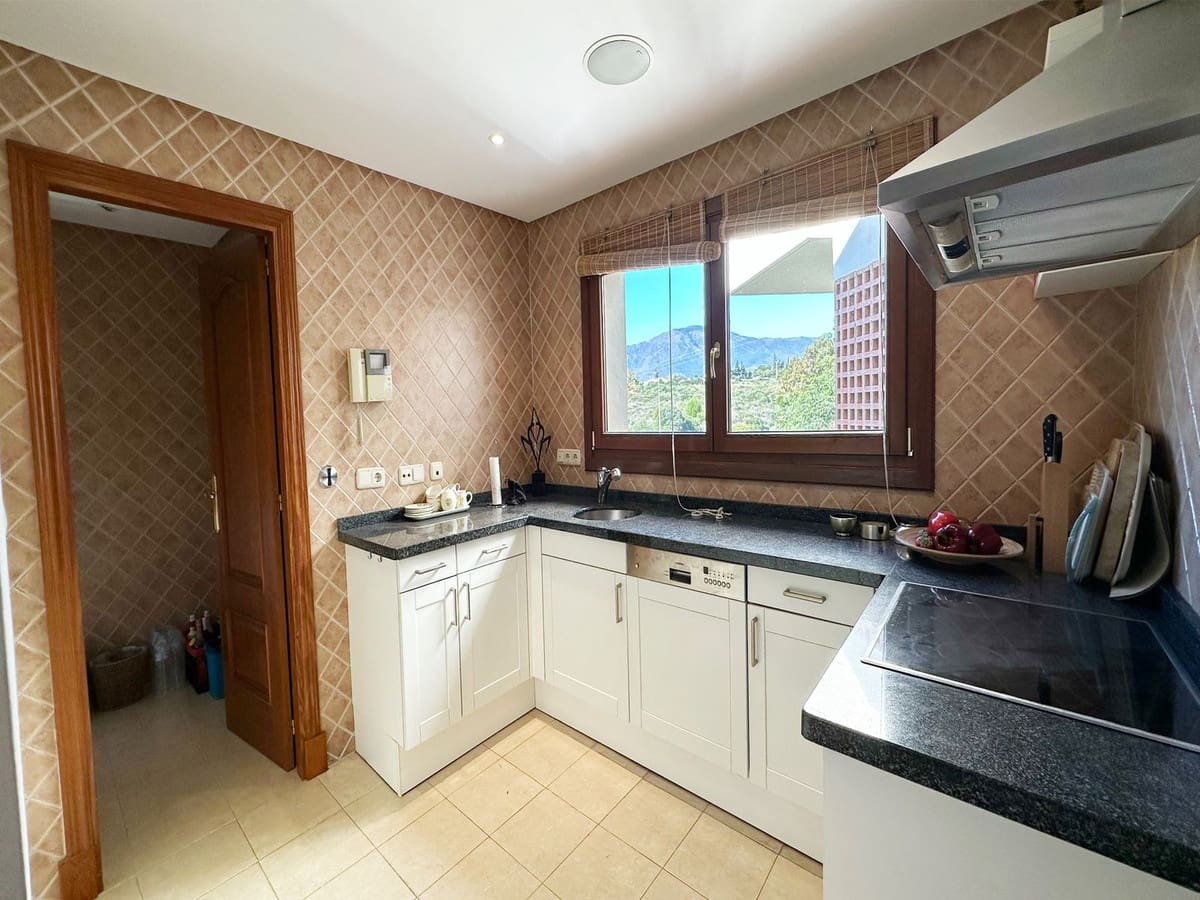 3 bedroom Apartment for sale in New Golden Mile with pool garage - € 1,295,000 (Ref: 8024459)