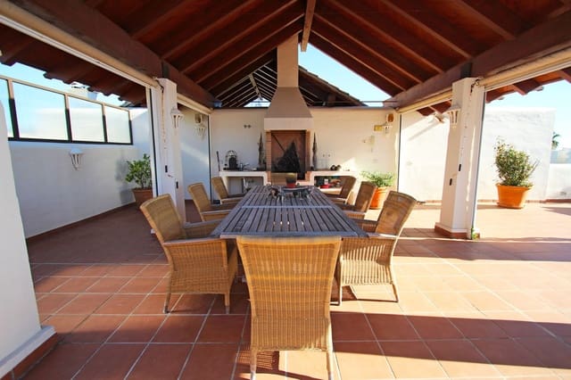 3 chambre Appartement à vendre à Estepona avec piscine garage - 1 295 000 € (Ref: 8024459)