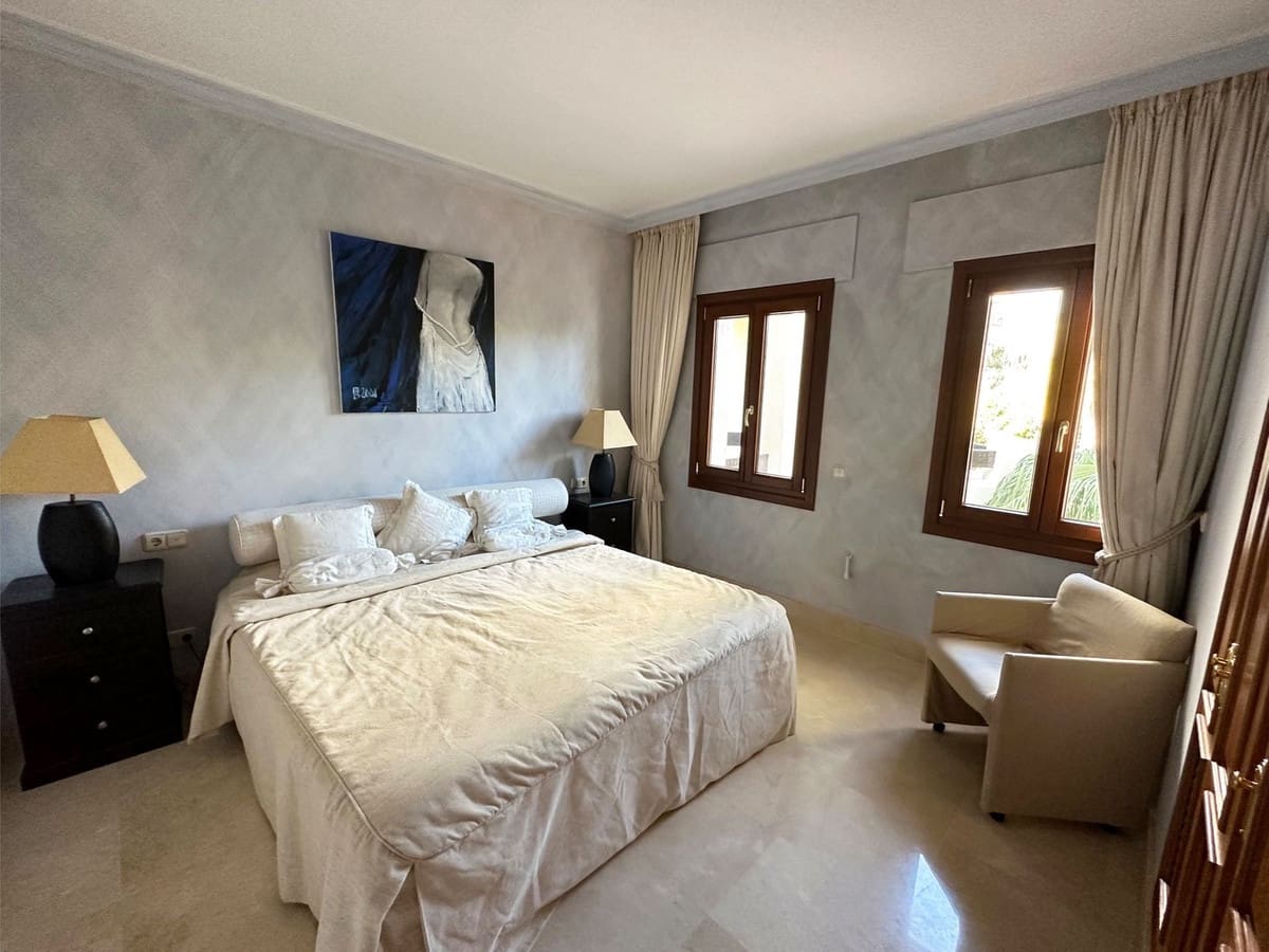 3 soveværelse Lejlighed til salg i Estepona med swimmingpool garage - € 1.295.000 (Ref: 8024459)