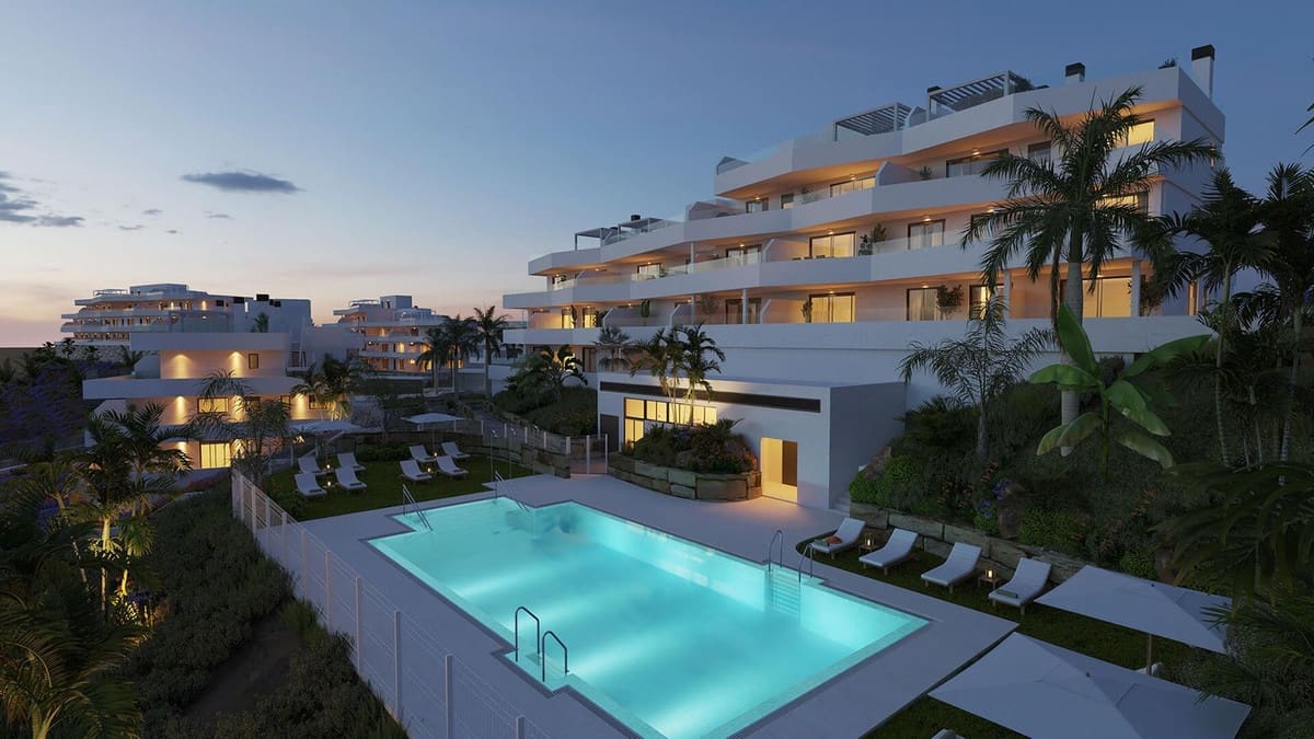 3 soverom Penthouse til salgs i Estepona med svømmebasseng garasje - € 710 000 (Ref: 8096183)
