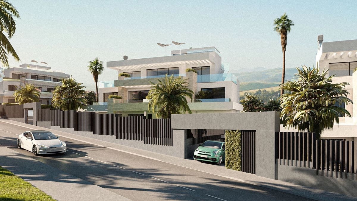 2 bedroom Apartment for sale in Estepona with pool garage - € 620,000 (Ref: 8254674)