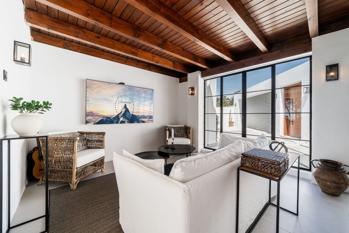 4 soverom Villa til salgs i El Madronal med svømmebasseng garasje - € 2 250 000 (Ref: 8299605)