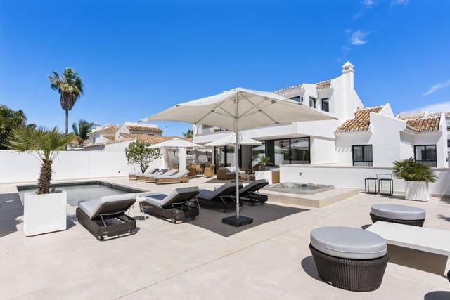 5 sypialnia Willa na sprzedaż w Las Chapas, Marbella z basenem garażem - 3 295 000 € (Ref: 8315050)