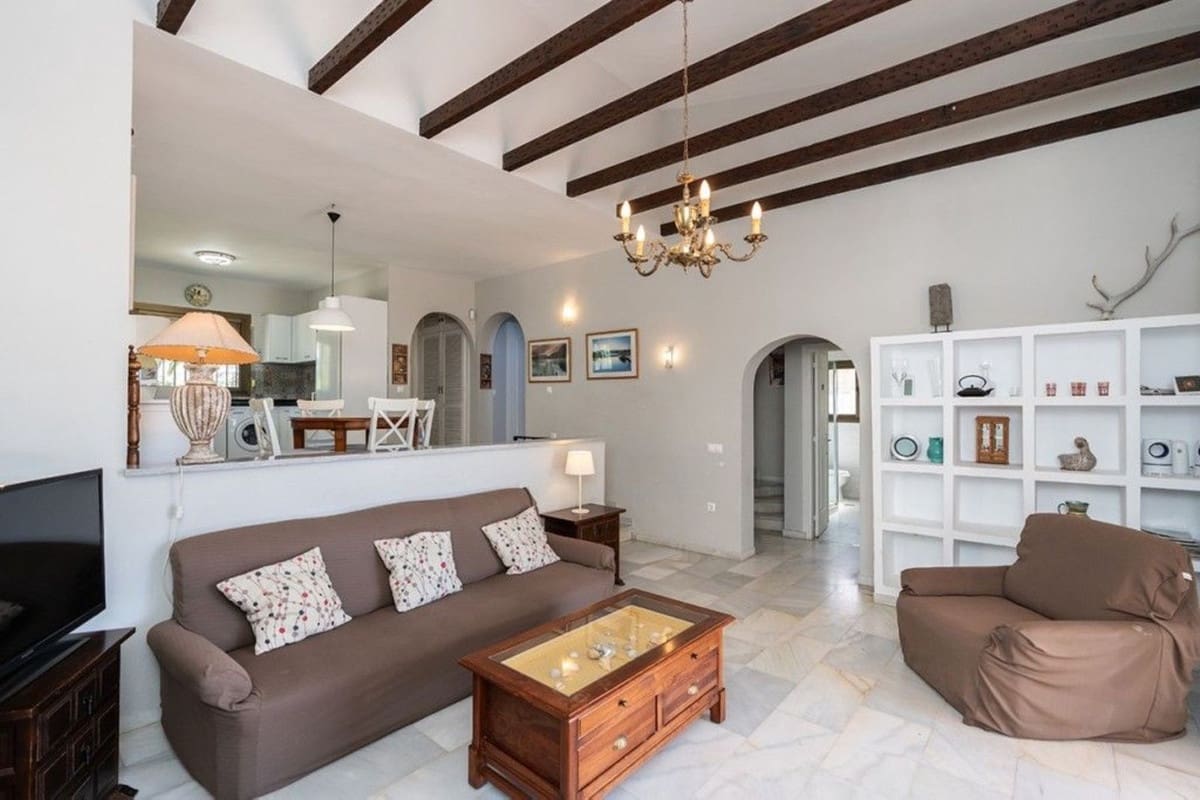 3 sypialnia Willa na sprzedaż w Marbesa z basenem garażem - 1 680 000 € (Ref: 8329081)