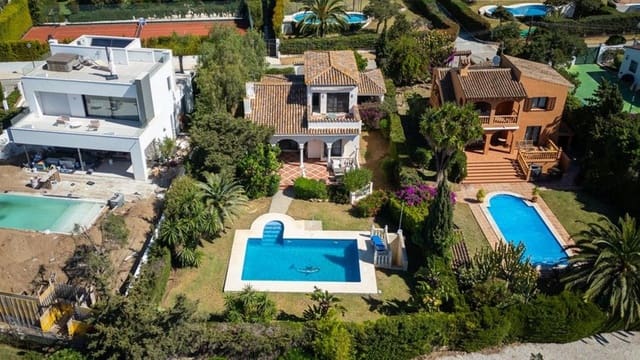 3 sypialnia Willa na sprzedaż w Marbesa, Marbella z basenem garażem - 1 680 000 € (Ref: 8329081)