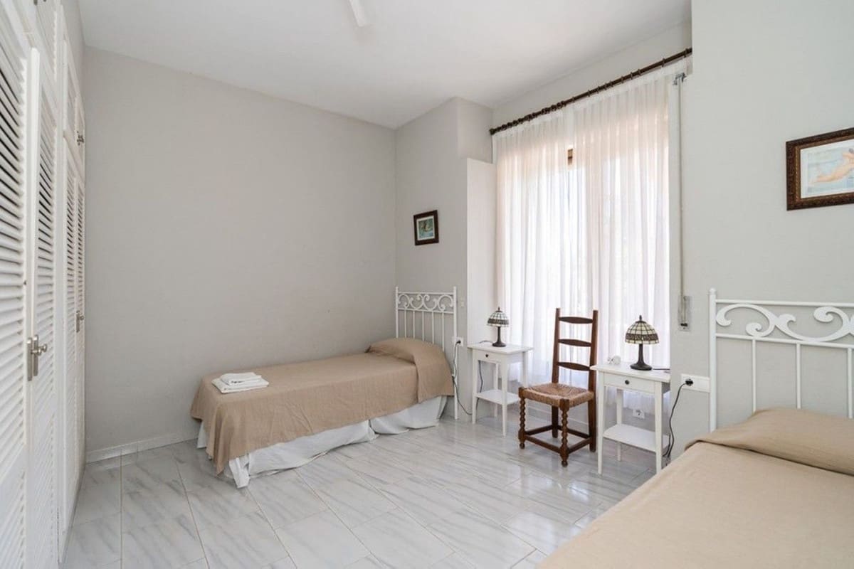 3 sypialnia Willa na sprzedaż w Marbesa z basenem garażem - 1 680 000 € (Ref: 8329081)